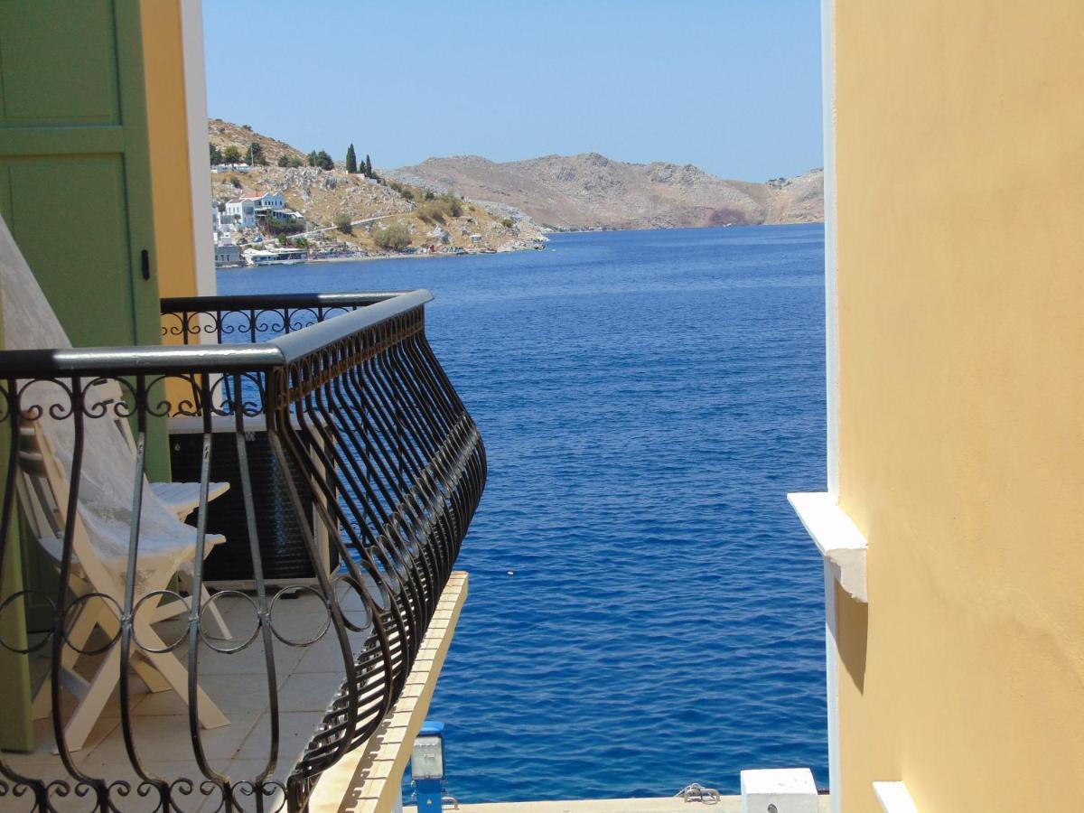 Danezis Sea Stars Villas Sými Esterno foto