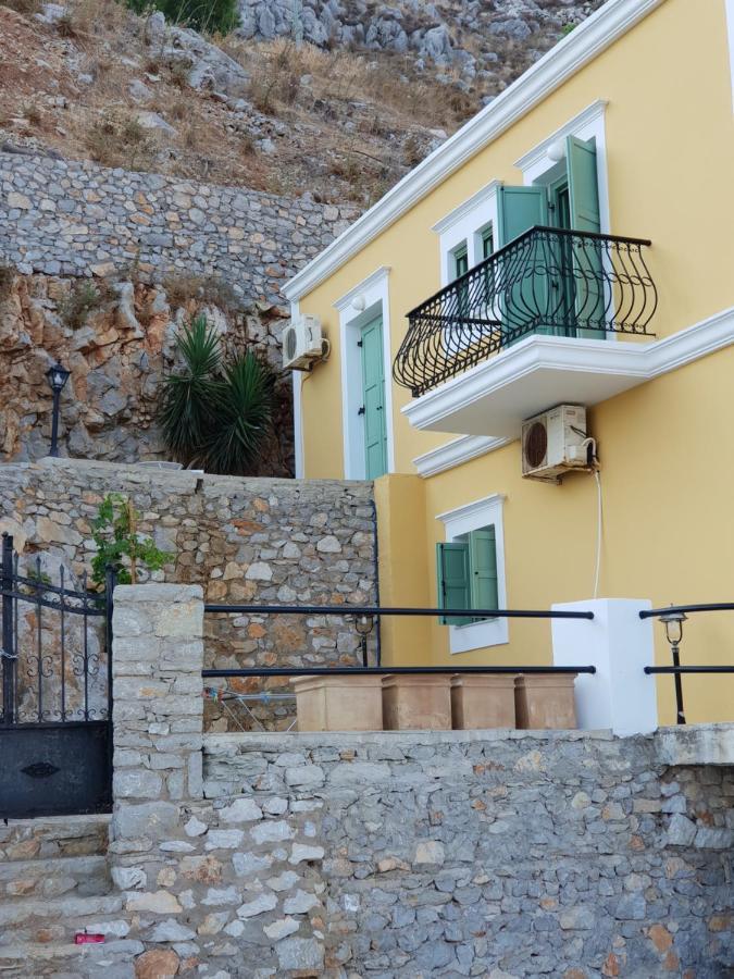 Danezis Sea Stars Villas Sými Esterno foto