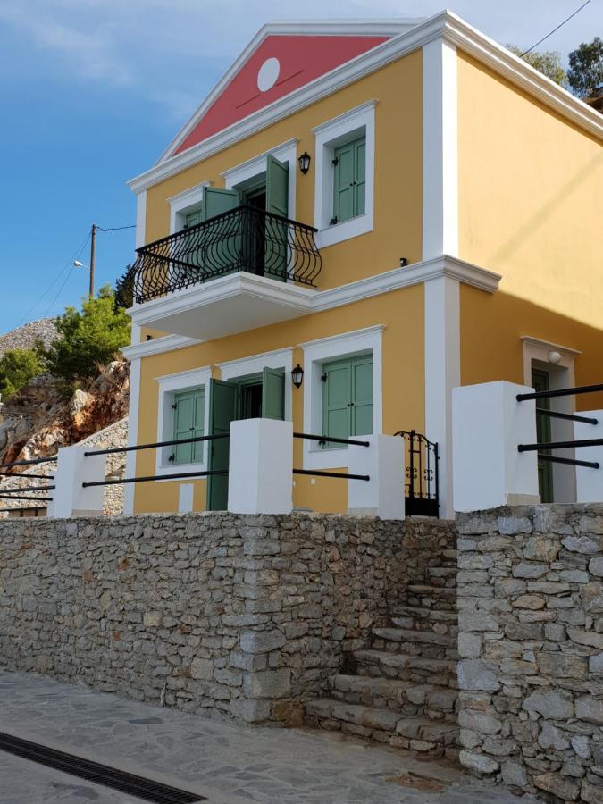 Danezis Sea Stars Villas Sými Esterno foto