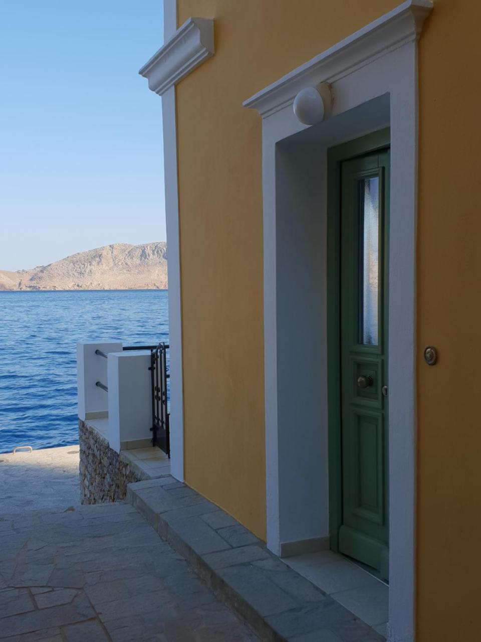 Danezis Sea Stars Villas Sými Esterno foto